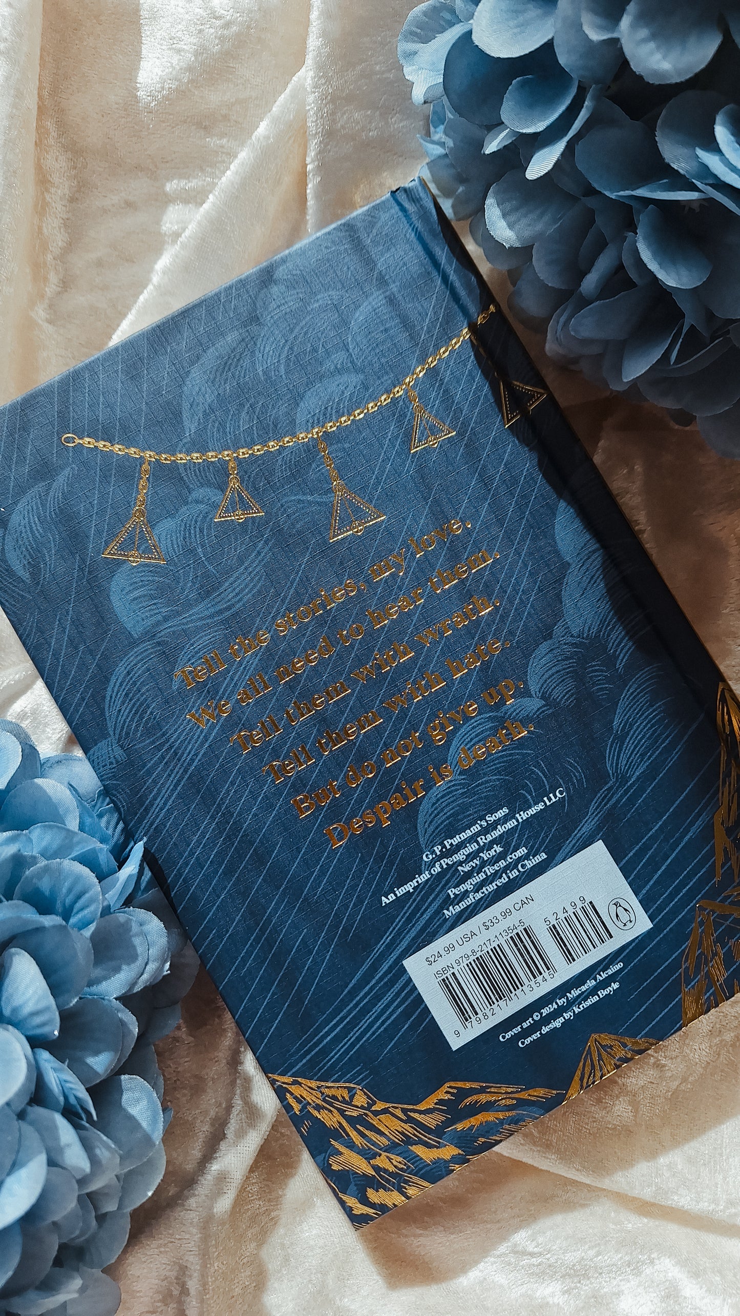 SALE| Heir (Deluxe Edition Hardcover) Sabaa Tahir - Imported